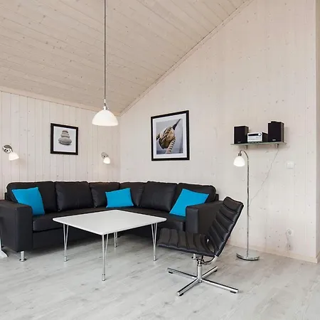 بيت للعطل Scandinavian With Fireplace And